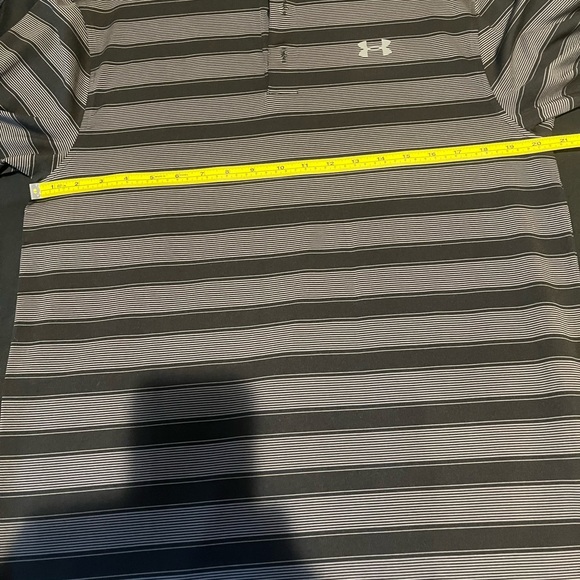 Under Armour men’s medium black/gray golf shirt - Picture 11 of 11